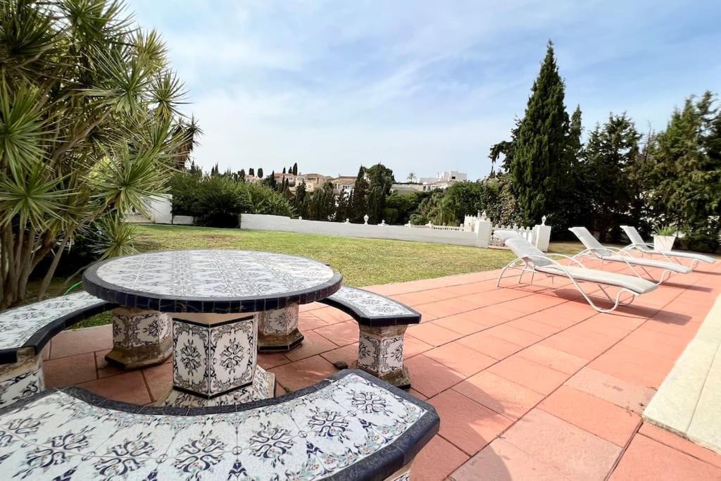 Villa Scenic With Private Pool - Sleeps 8 Михас Экстерьер фото